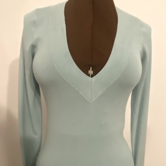 💚DANIER💚V-Neck teal sweater. In great condition. Size XS. - Picture 6 of 15